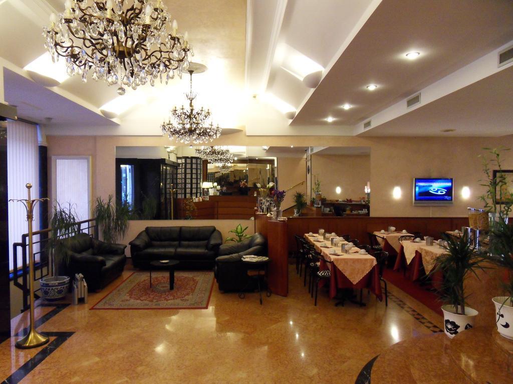 Hotel Roxy Milan Luaran gambar