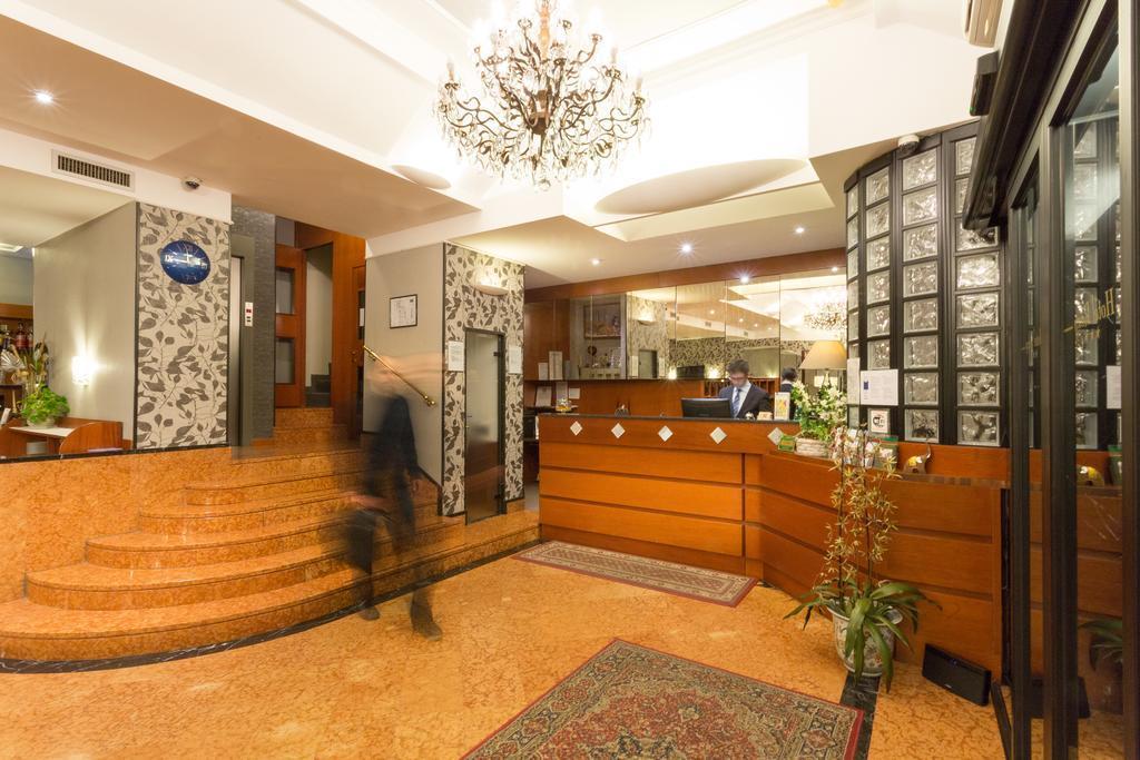 Hotel Roxy Milan Luaran gambar