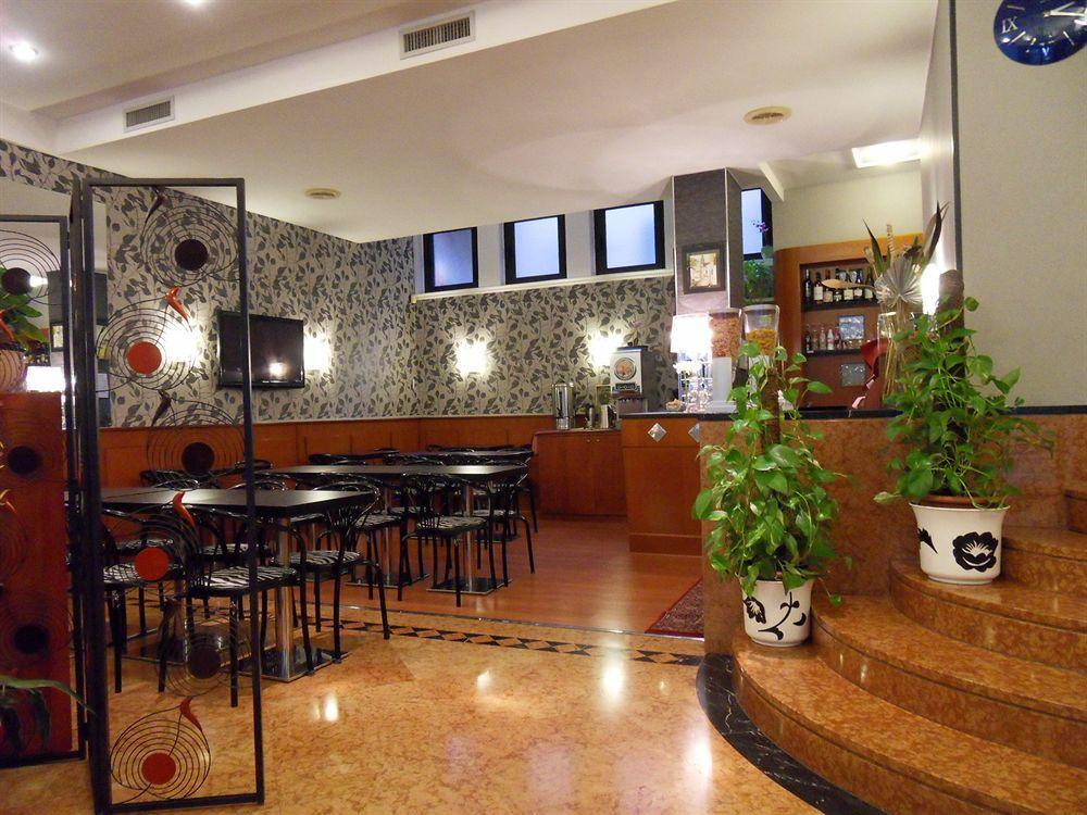Hotel Roxy Milan Luaran gambar