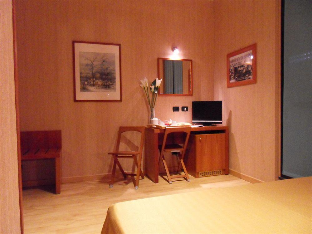 Hotel Roxy Milan Luaran gambar